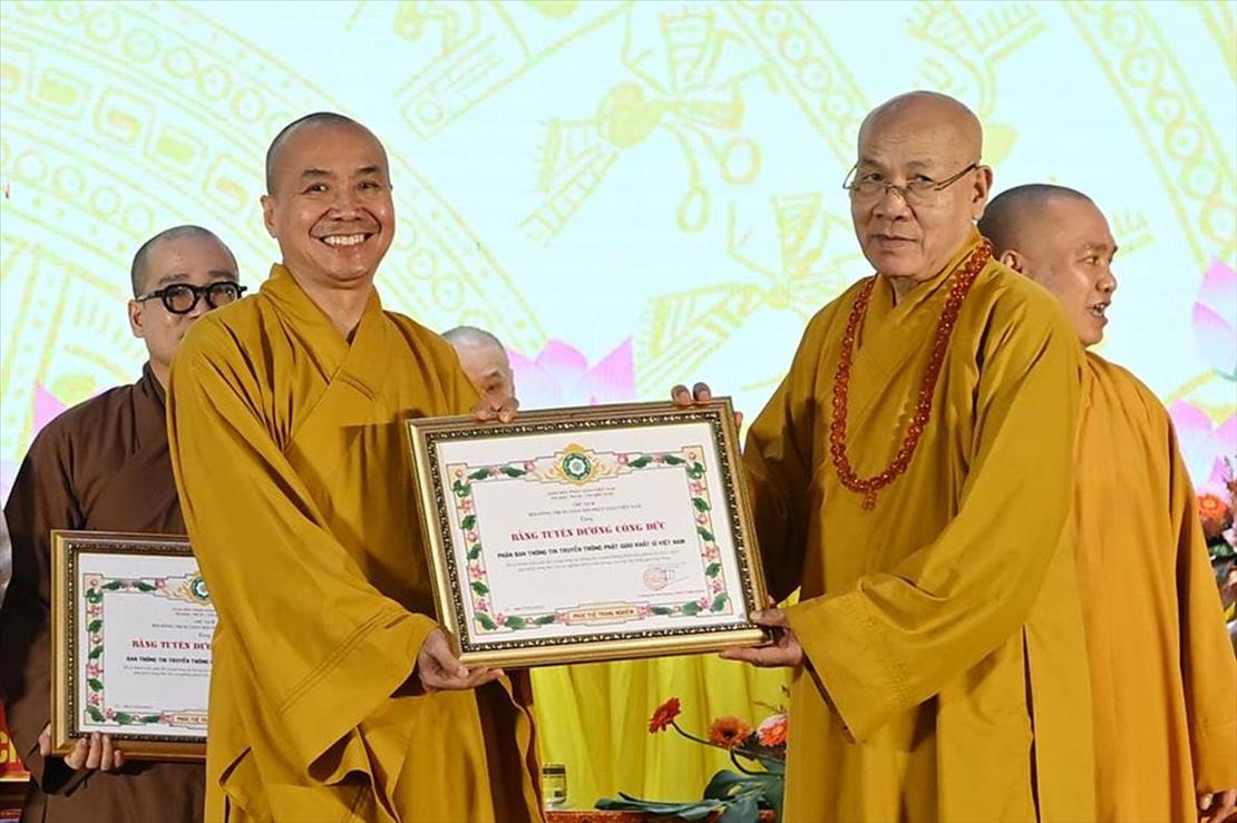 truyen-thong-phat-giao-viet-nam-sau-15-nam-tu-tin-phat-su-den-ket-noi-cong-dong_nguoiphattu_com_nhu luc pham ngoc son  (81).jpg
